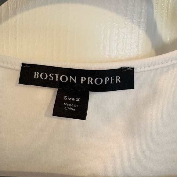 Boston Proper White Ruffled Blouse - Picture 2 of 3